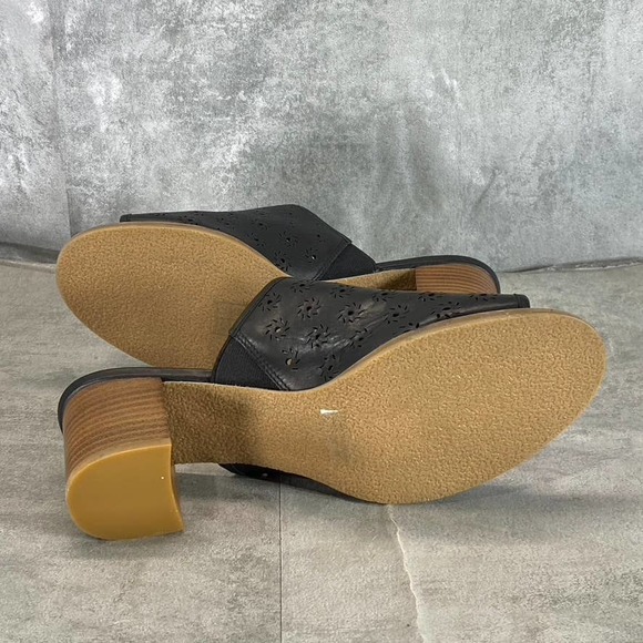 Jack Rogers Women's Black Leather Ronnie Perforated Peep-Toe Sandals SZ 9 - Picture 9 of 10